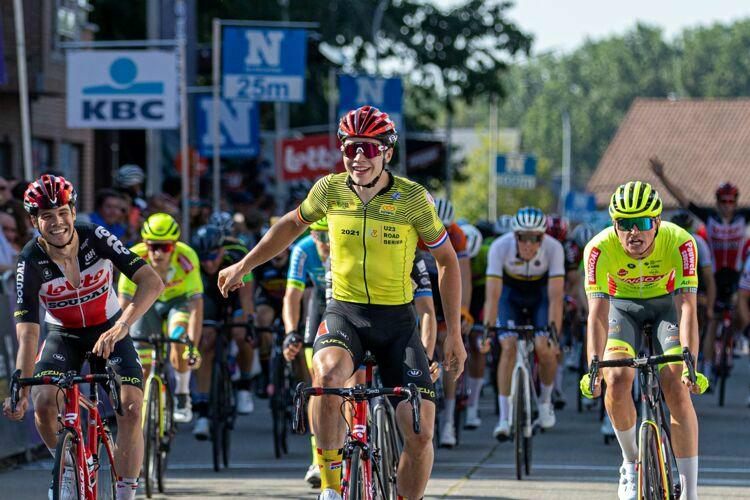Arnaud De Lie sprints to victory in Zottegem