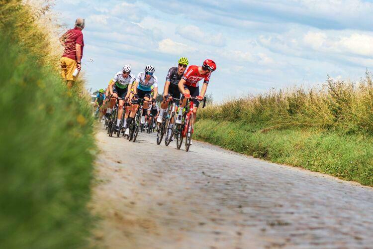 Le Mur de Grammont et le Bosberg en juges de paix du Circuit le Nieuwsblad U23